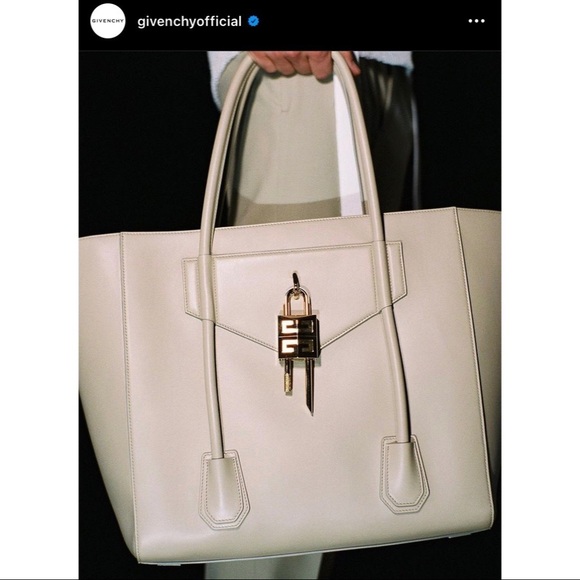 Givenchy,  Lover’s Lock Padlock by Mattew Williams - Picture 8 of 8